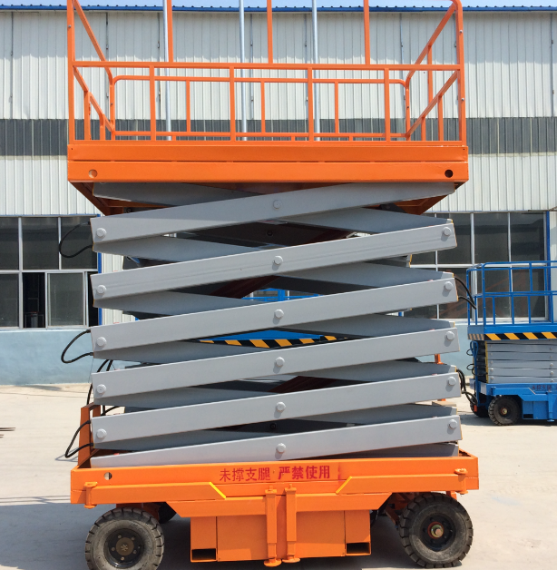 升降平台车紧急制动的惯性影响及预防措施